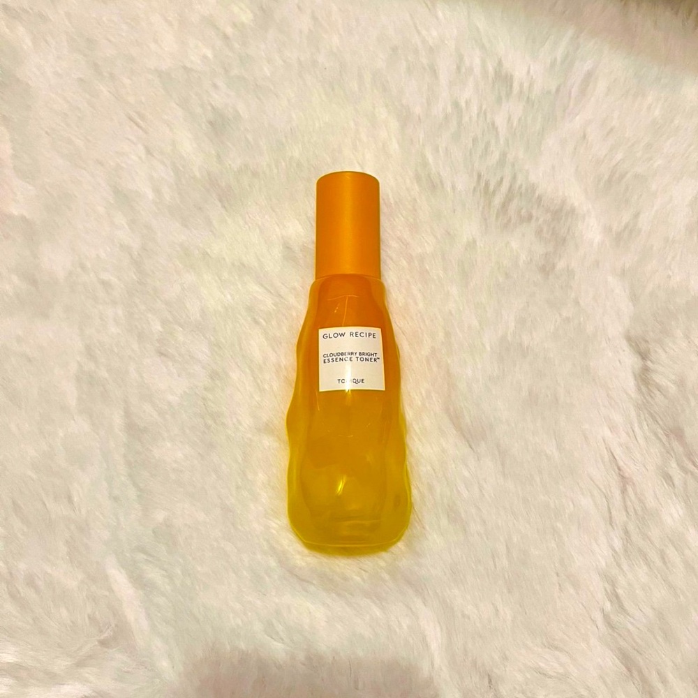 Glow Recipe cloudberry bright essence toner